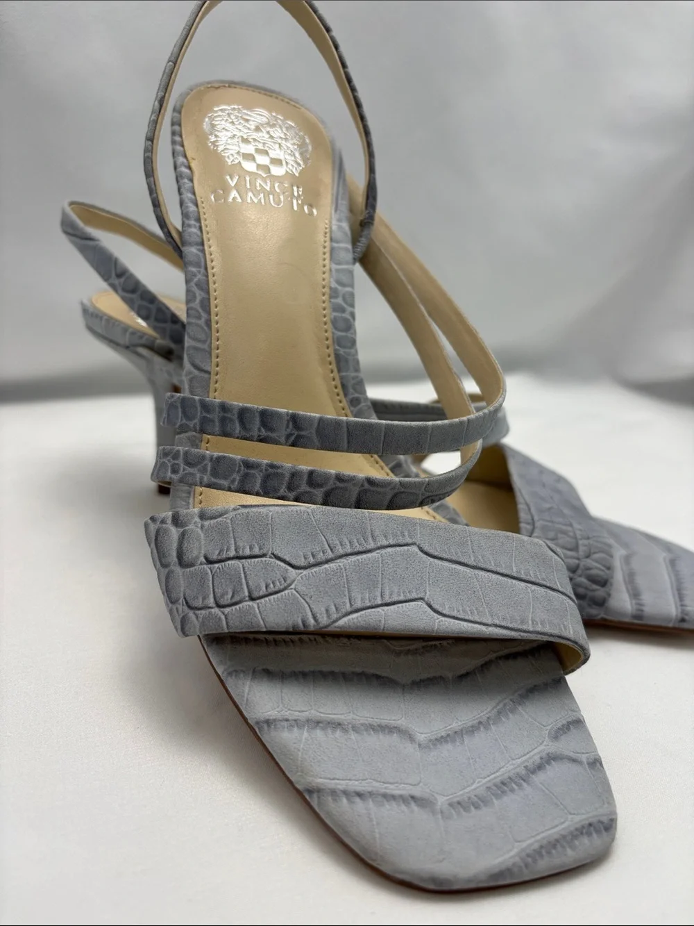 Vince Camuto Women’s 9 Light Gray Croc-Embossed‎ Strappy Slingback Heels #334